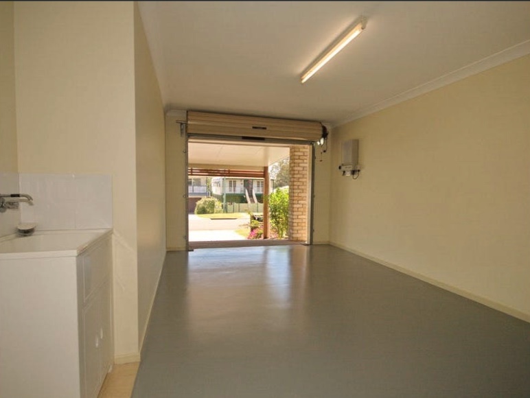 Spacious SIL - Looking for two housemates in Wynnum! — Home image 7
