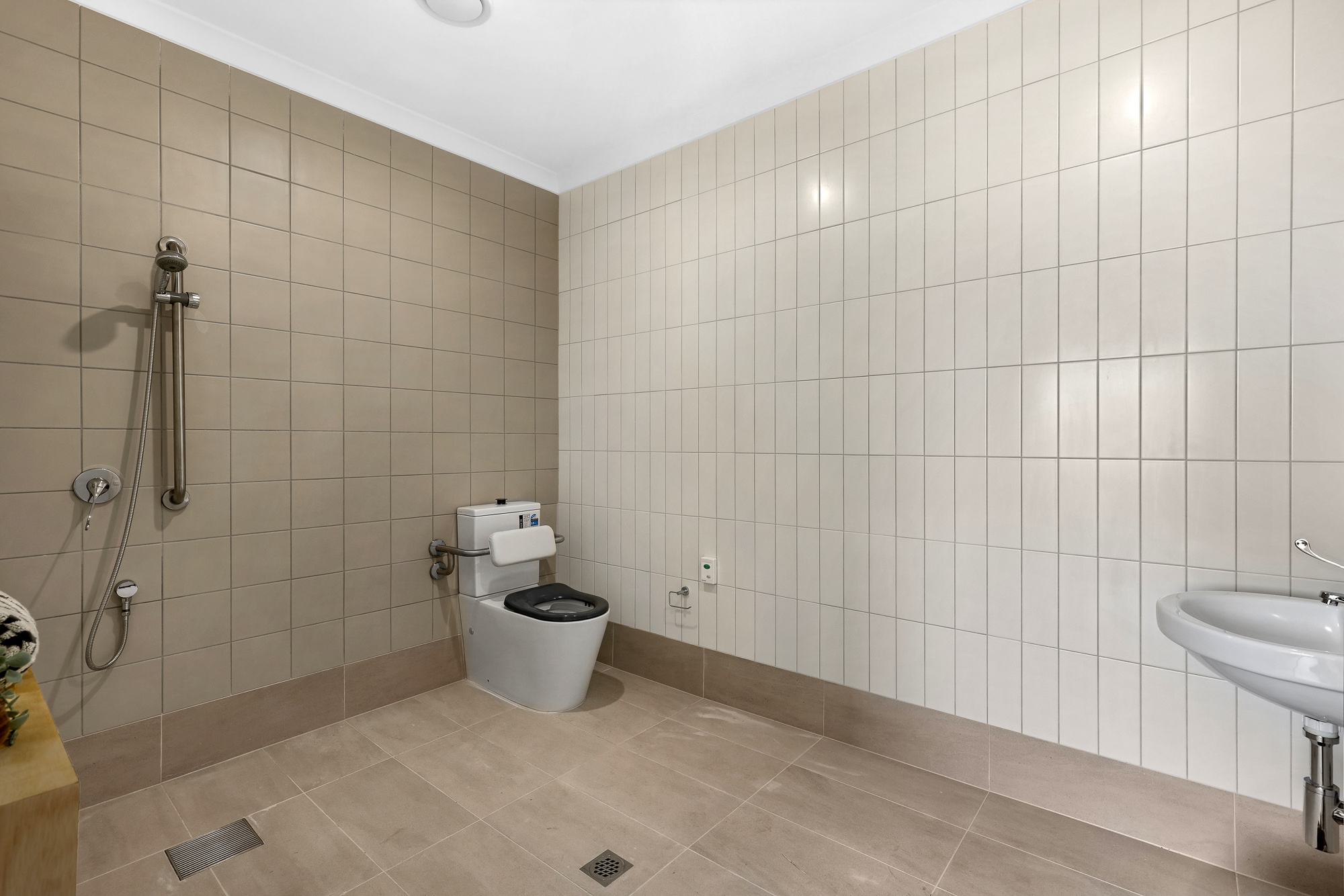 Toongabbie, NSW - Villa — Home image 3