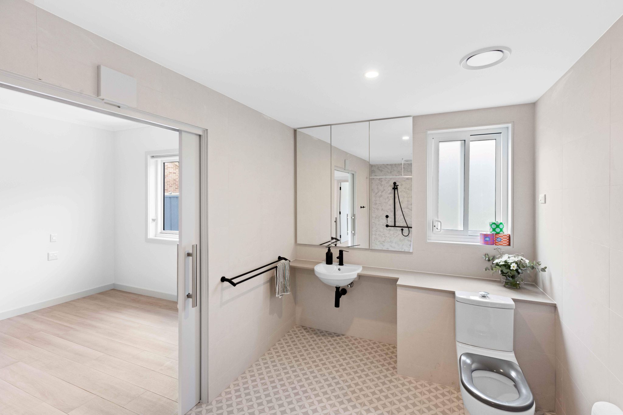 Newcastle 1 Bedroom HPS Apartment (NO SIL) — Home image 4