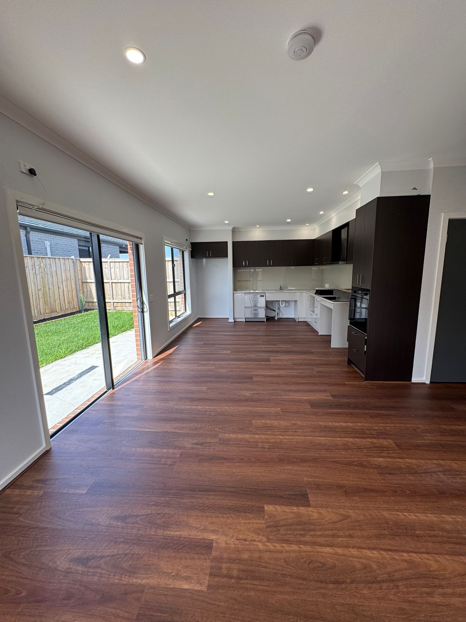 New HPS: 3 Bedroom with 3 Ensuites Plus OOA  TAC  Clyde VIC — Home image 8