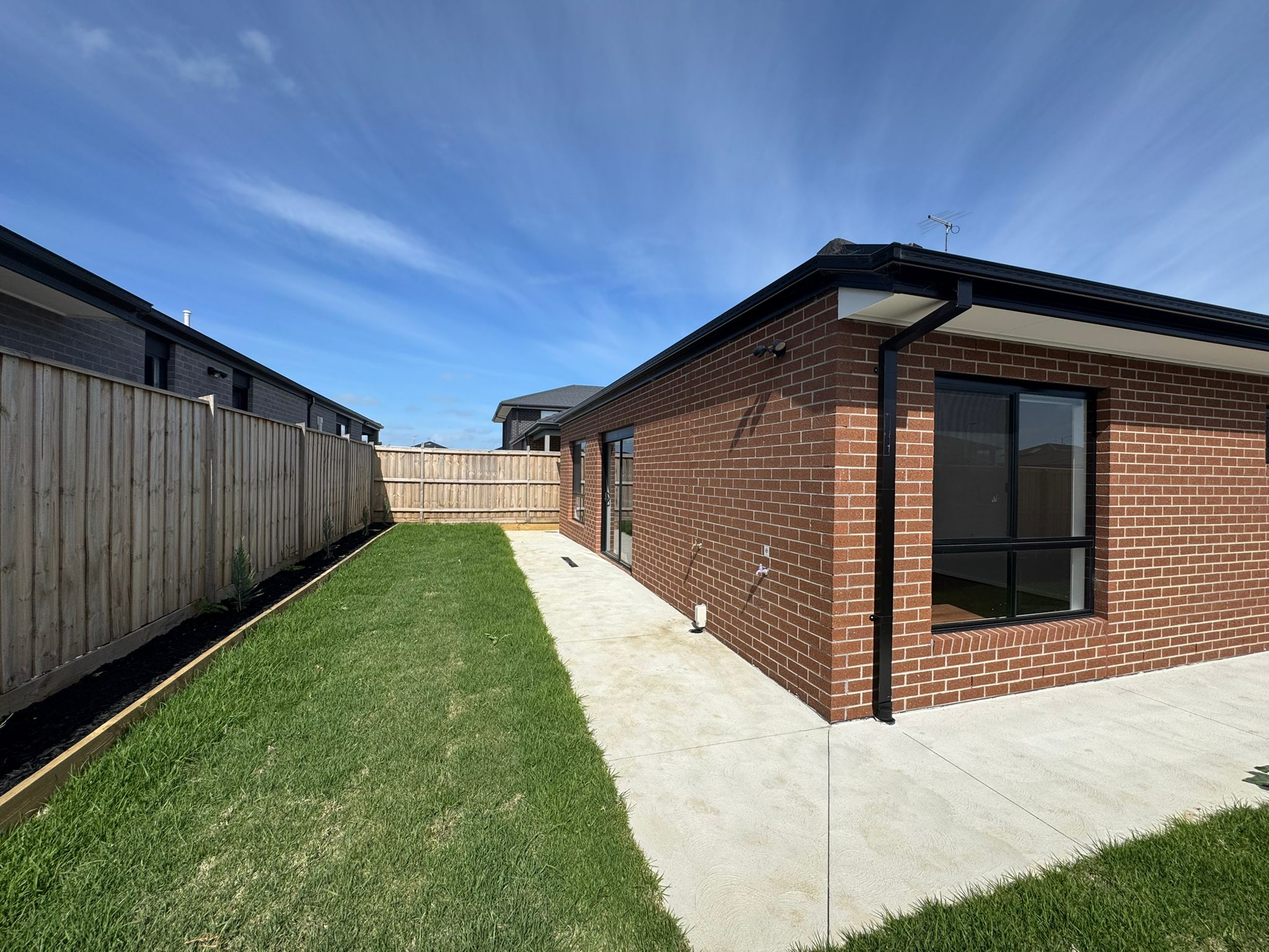 New HPS: 3 Bedroom with 3 Ensuites Plus OOA  TAC  Clyde VIC — Home image 10