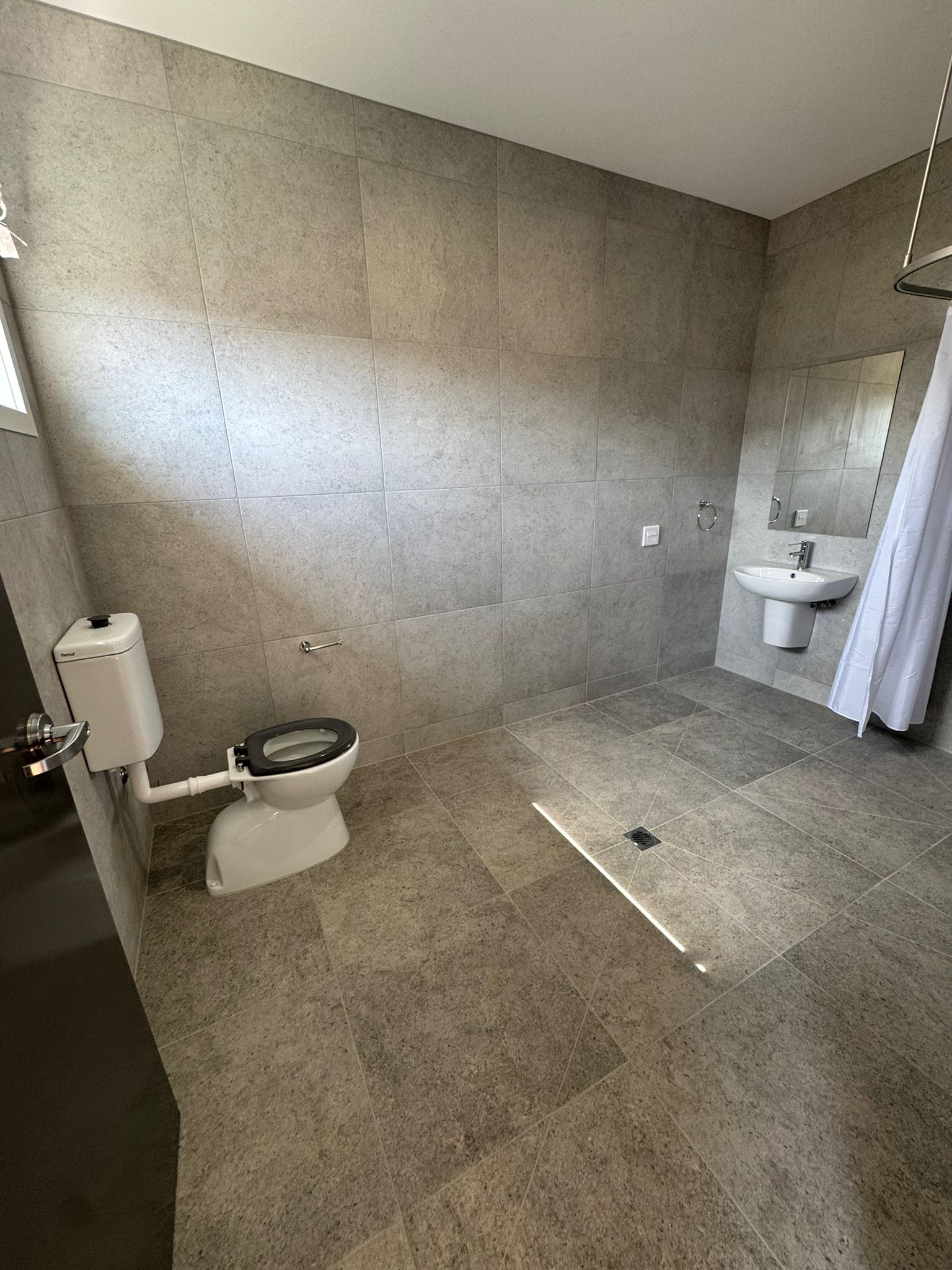 New HPS: 3 Bedroom with 3 Ensuites Plus OOA  TAC  Clyde VIC — Home image 13