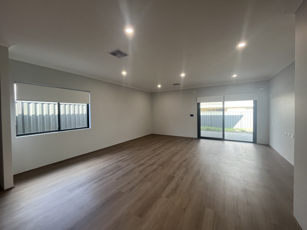 4 BR HPS Home with OOA Room – Hilbert — Home image 4