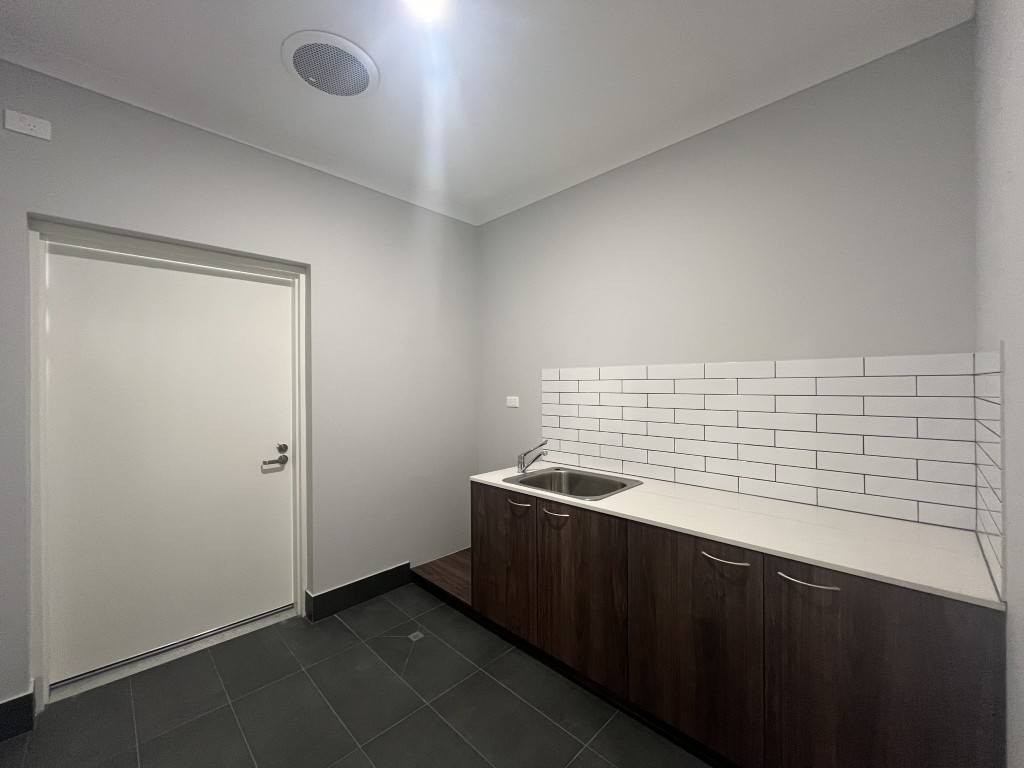 4 BR HPS Home with OOA Room – Hilbert — Home image 7