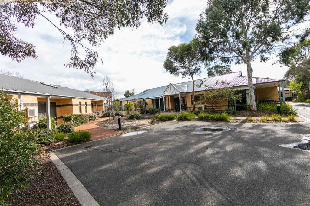 High Physical Support vacancy in Thornbury property with community garden — Home image 4
