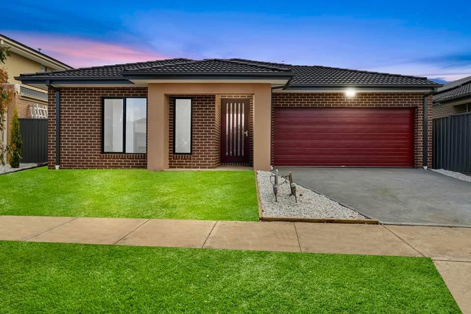 Beautiful SIL/MTA/STA home. Close to all Amenities in Melton South