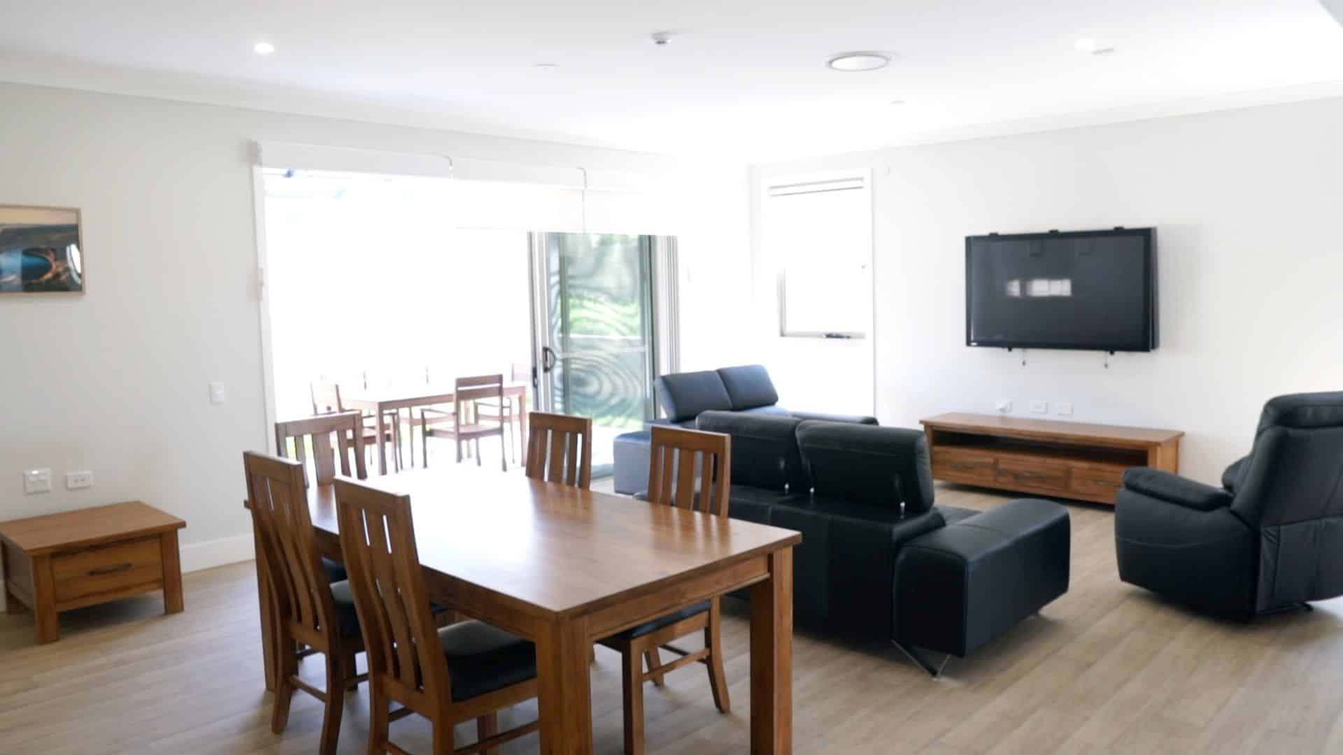 Wyong - shared 3-bedroom house and 2-bedroom unit — Home image 2