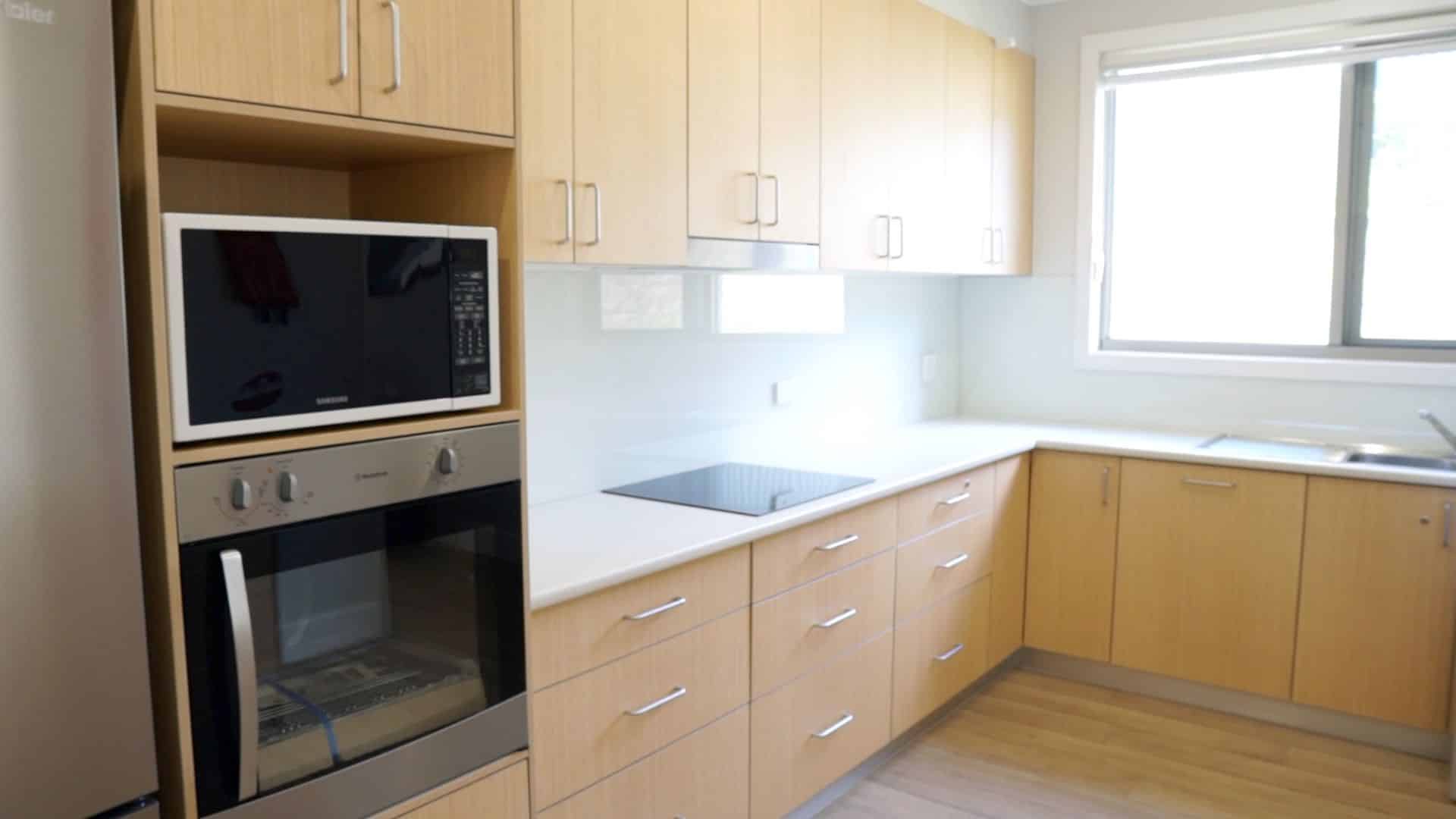 Wyong - shared 3-bedroom house and 2-bedroom unit — Home image 3