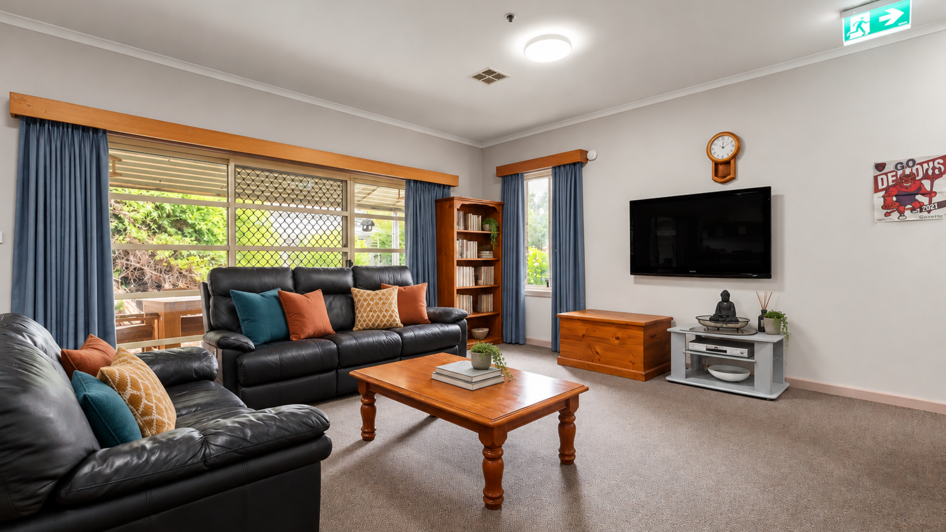 18 Wishart - Living room