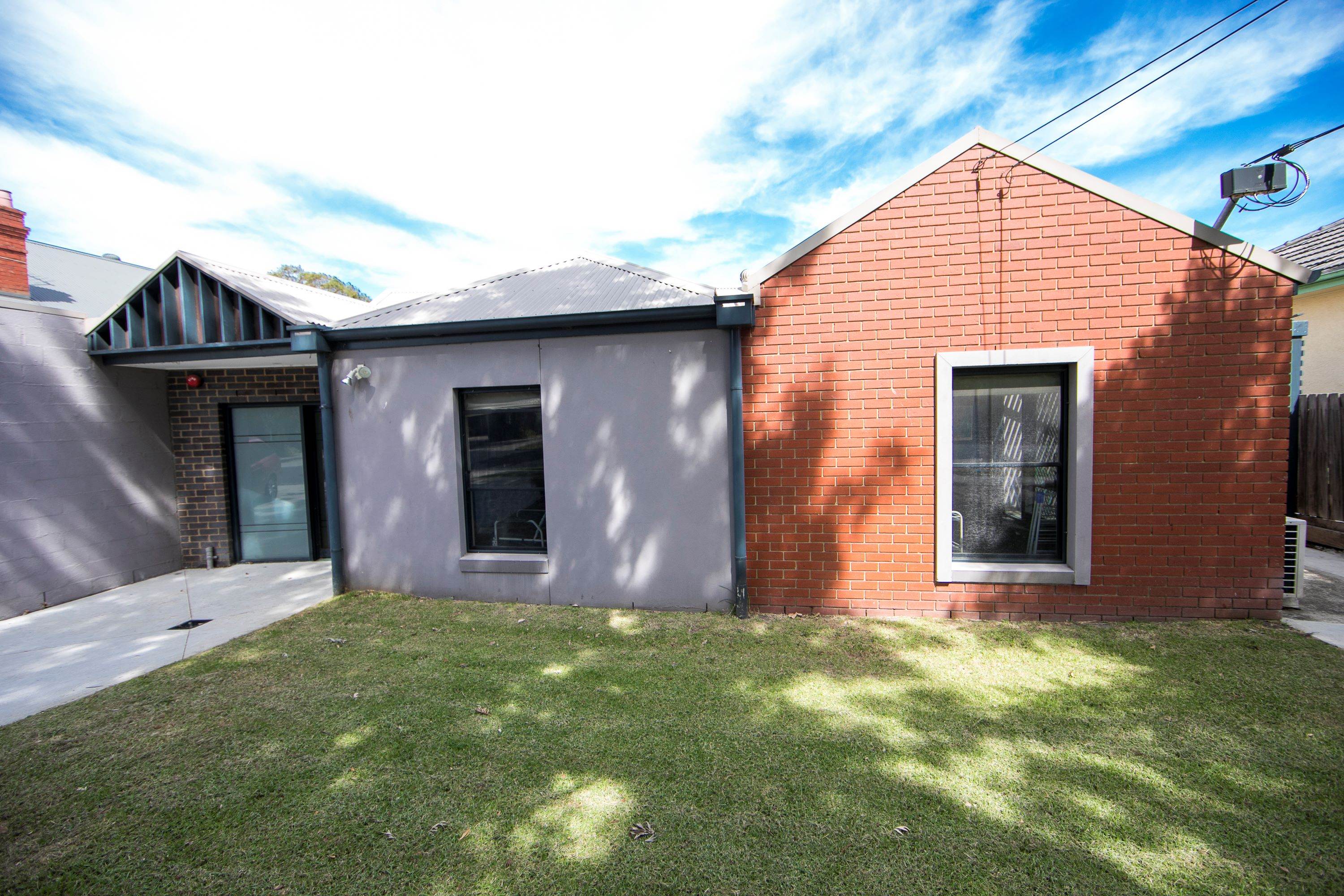 Over-sized ensuite - Caulfield East- NOW AVAILABLE! in Caulfield East