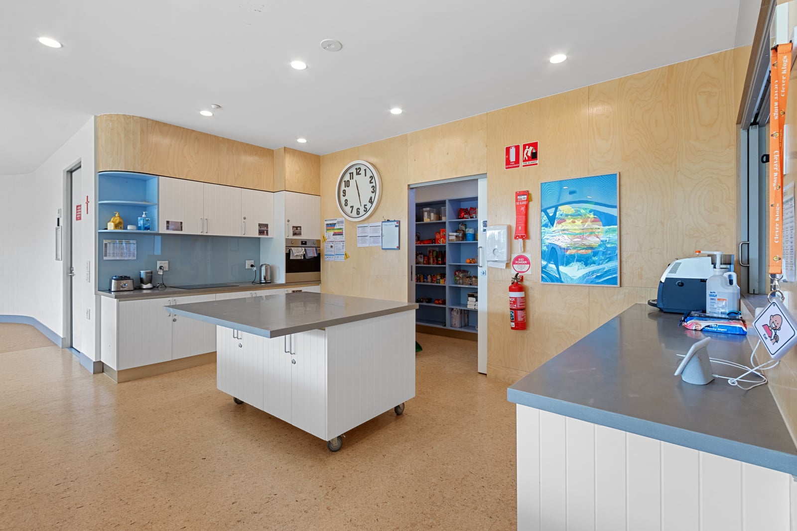 Beautiful, architecturally designed home built for fun in Ivanhoe — Home image 5