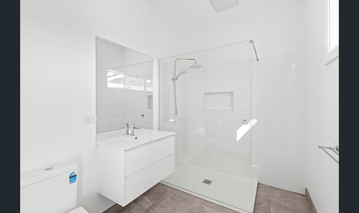 Accessible SIL Accommodation with Three Vacant Rooms in Belmont — Home image 3