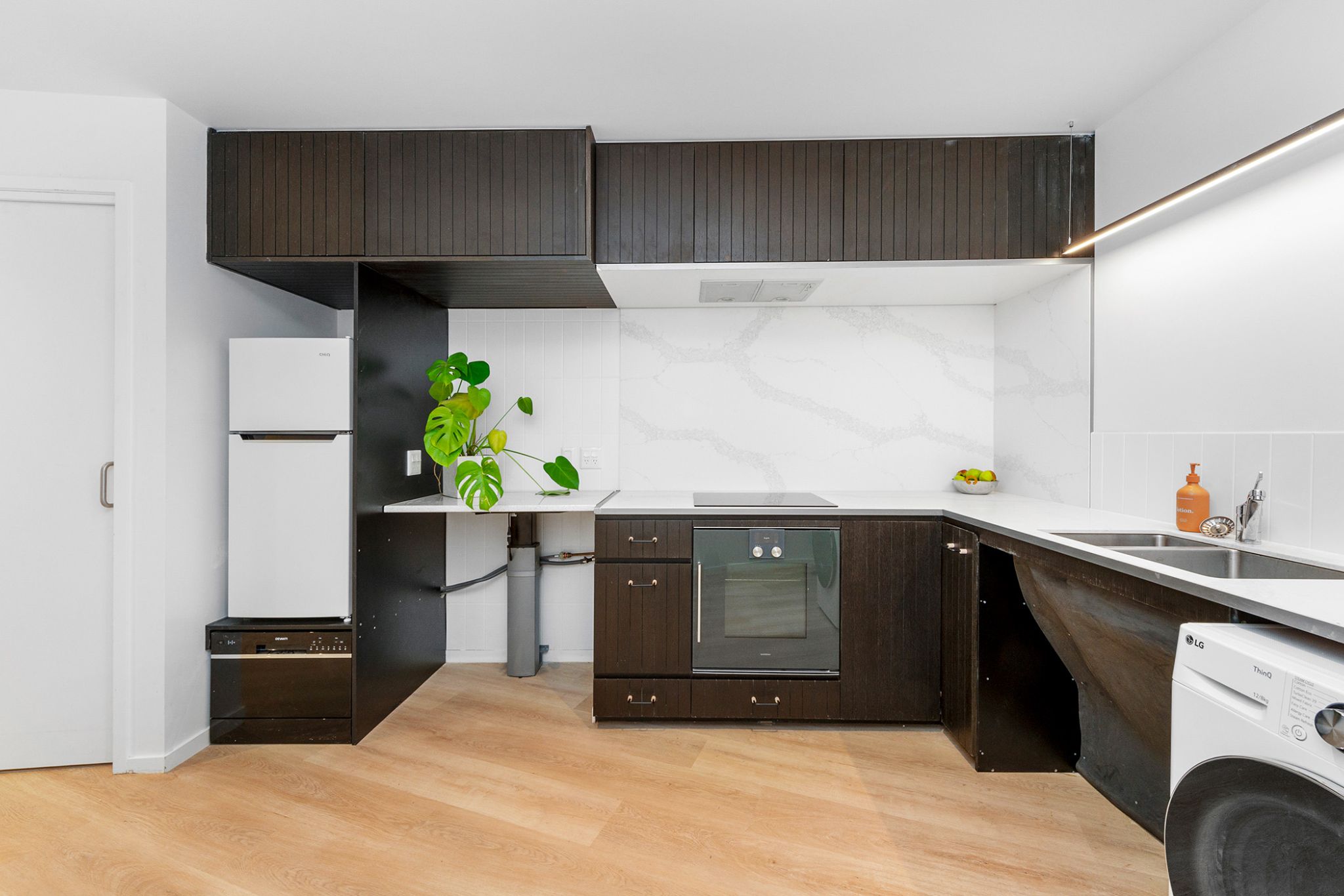 High-end wheelchair accessible apartment with stunning amenities in Abbotsford