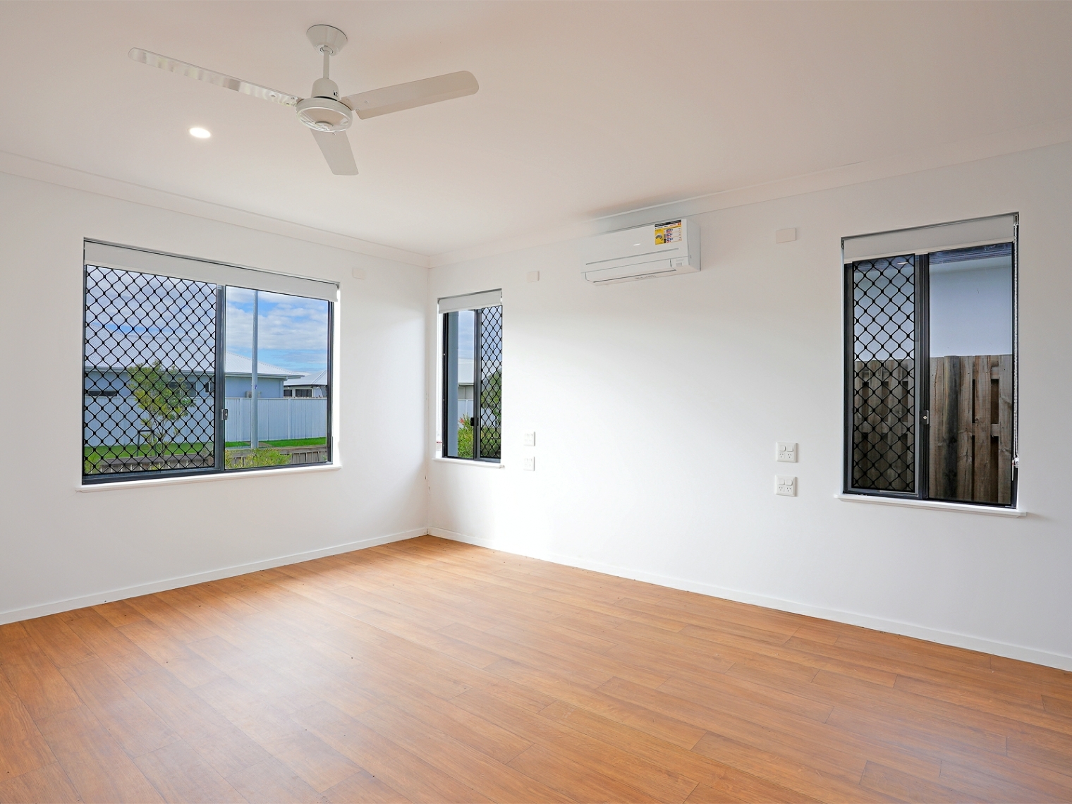 3 HPS Rooms + OOA, in Shaw QLD — Home image 4