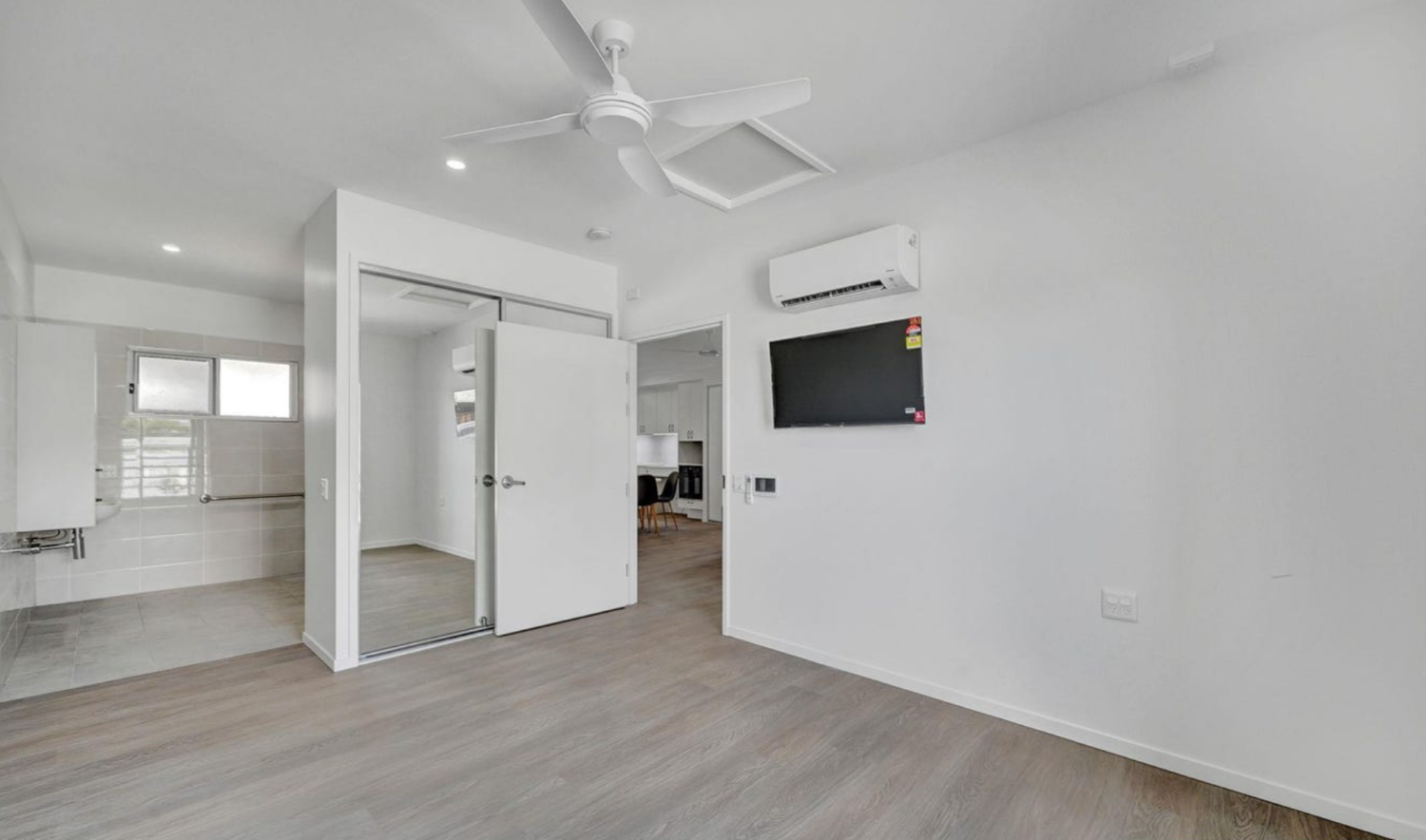 SIL house with Immediate Capacity — Home image 4