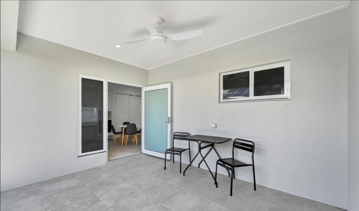 SIL house with Immediate Capacity — Home image 5