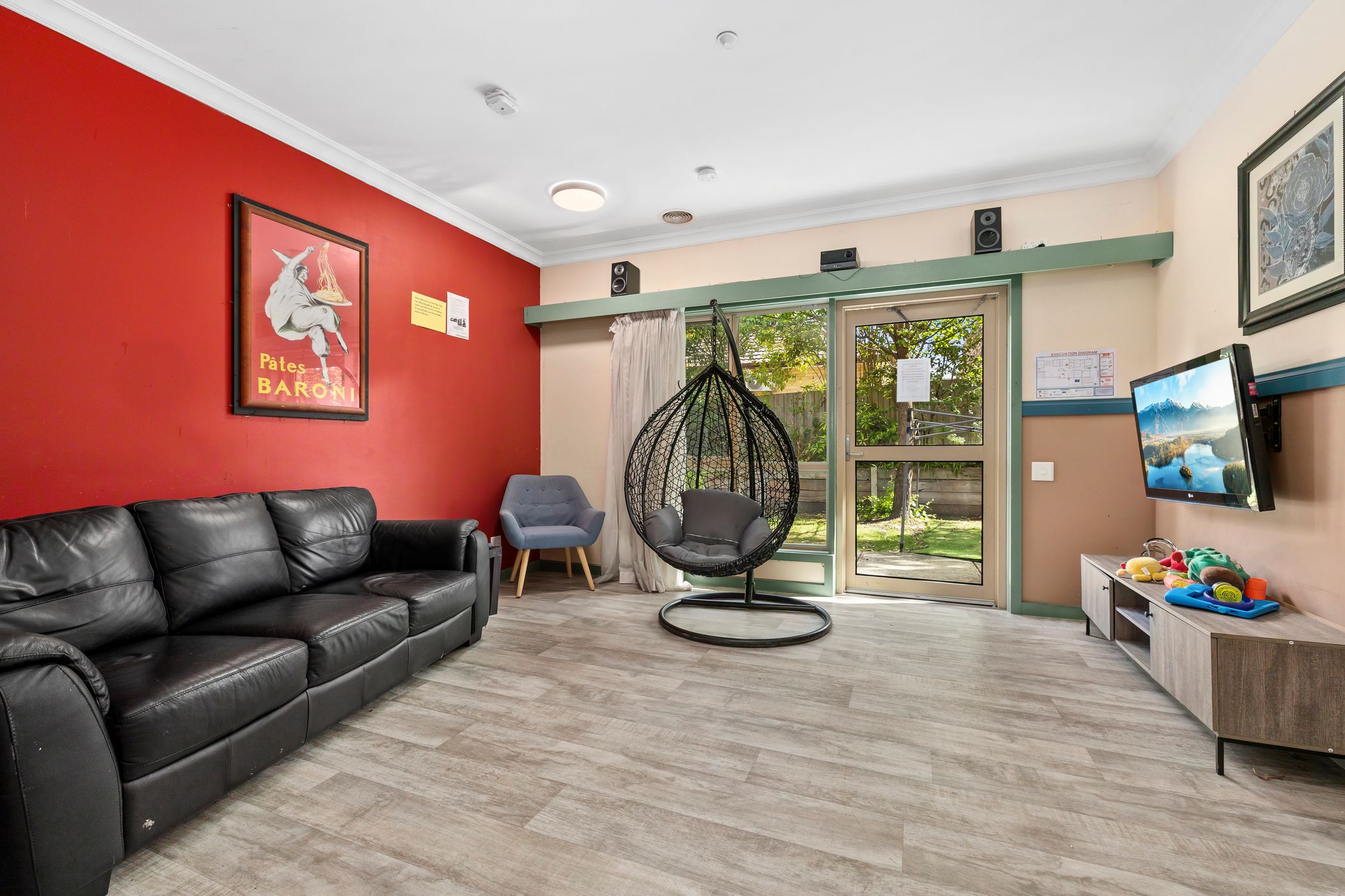 Modern and homely, this gem in Ringwood East is ready for you! — Home image 4
