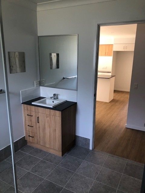 3 BR IL Home with OOA Room – Woodford — Home image 2