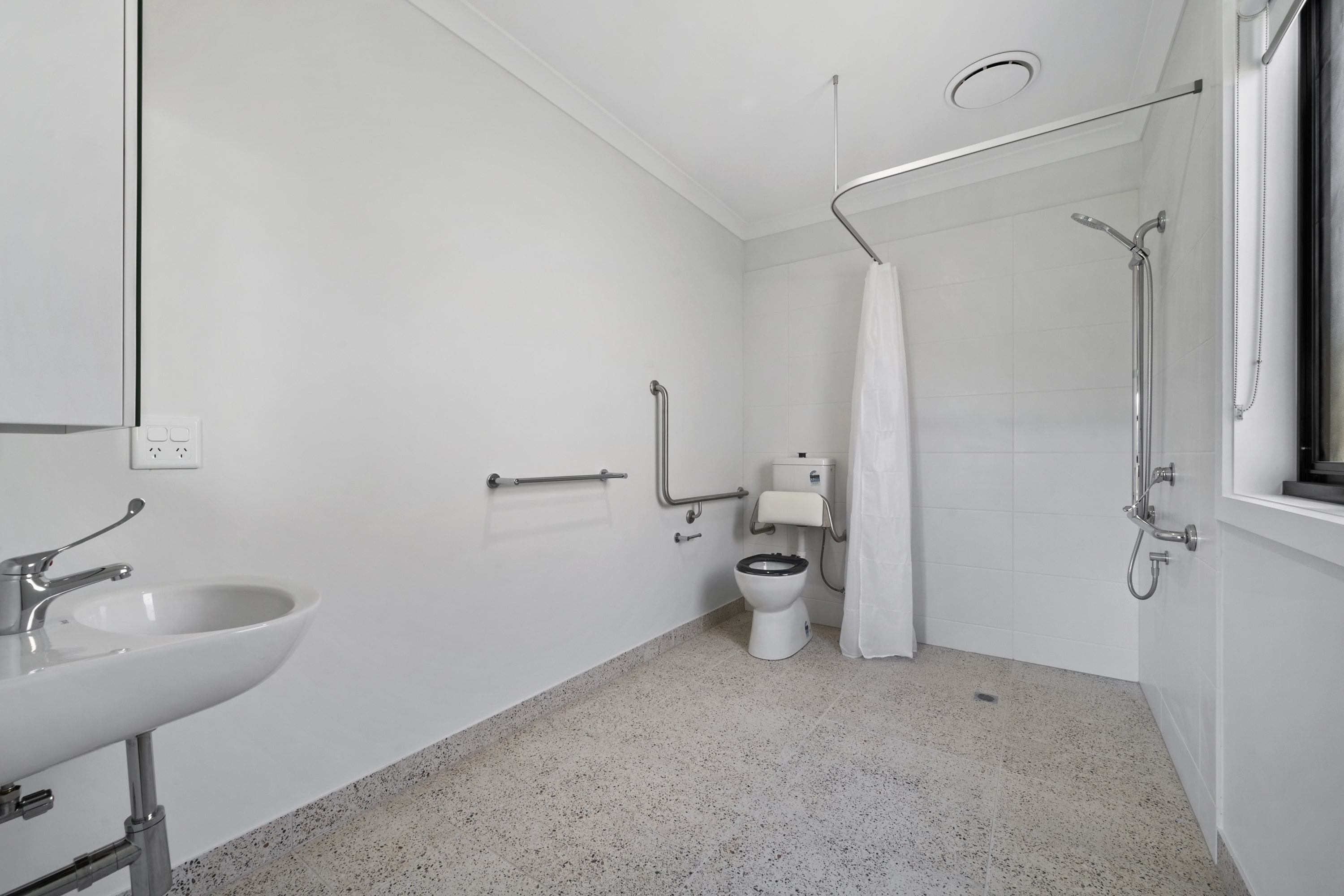 HPS SDA 2 BEDROOM HOUSE AVAILABLE IN Shell Close - CLYDE NORTH — Home image 6