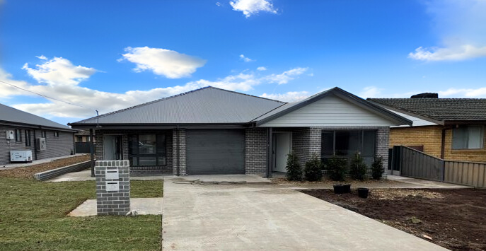 Two Side By Side High Physical Support House and Villa in South Tamworth