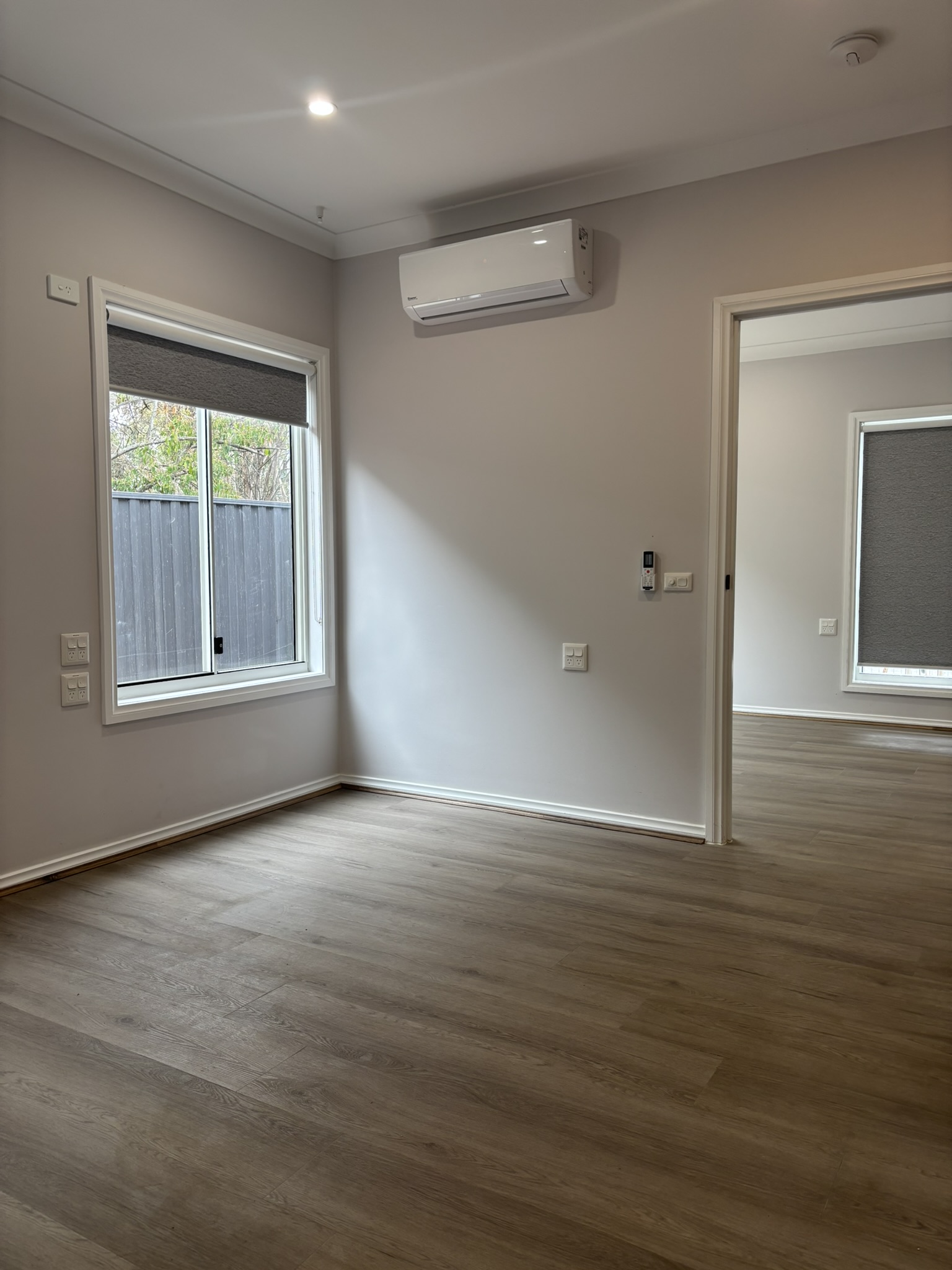 Medium Term Accommodation Available Now - Live Alone Unit — Home image 6