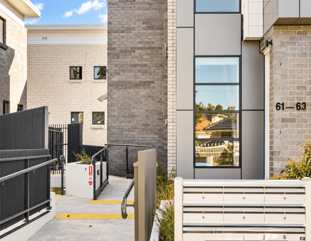 Modern Accessible Townhouse in Holsworthy — Home image 2