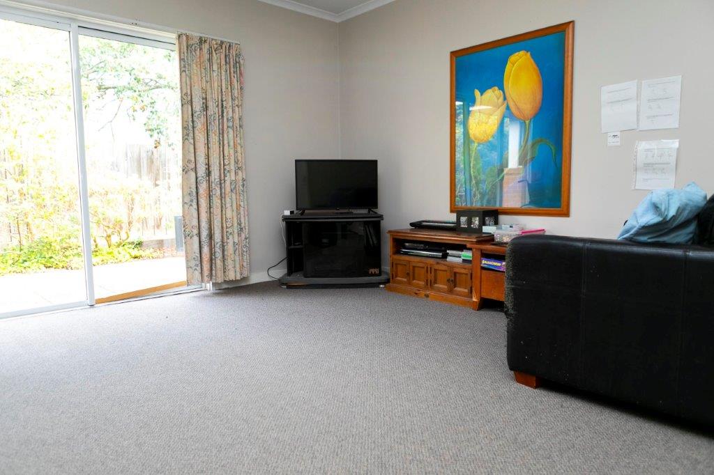 Delightfully welcoming home in Ringwood — Home image 4