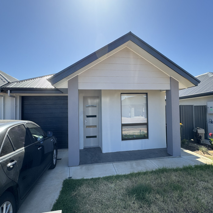 Munno para SIL House in Munno Para West