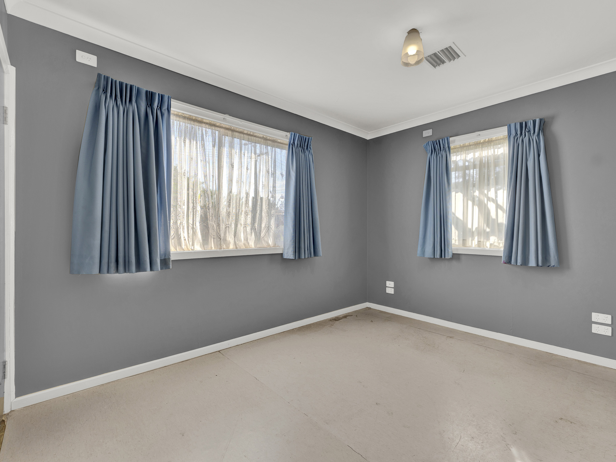 One vacancy in a five-bedroom home in Werribee. — Home image 5