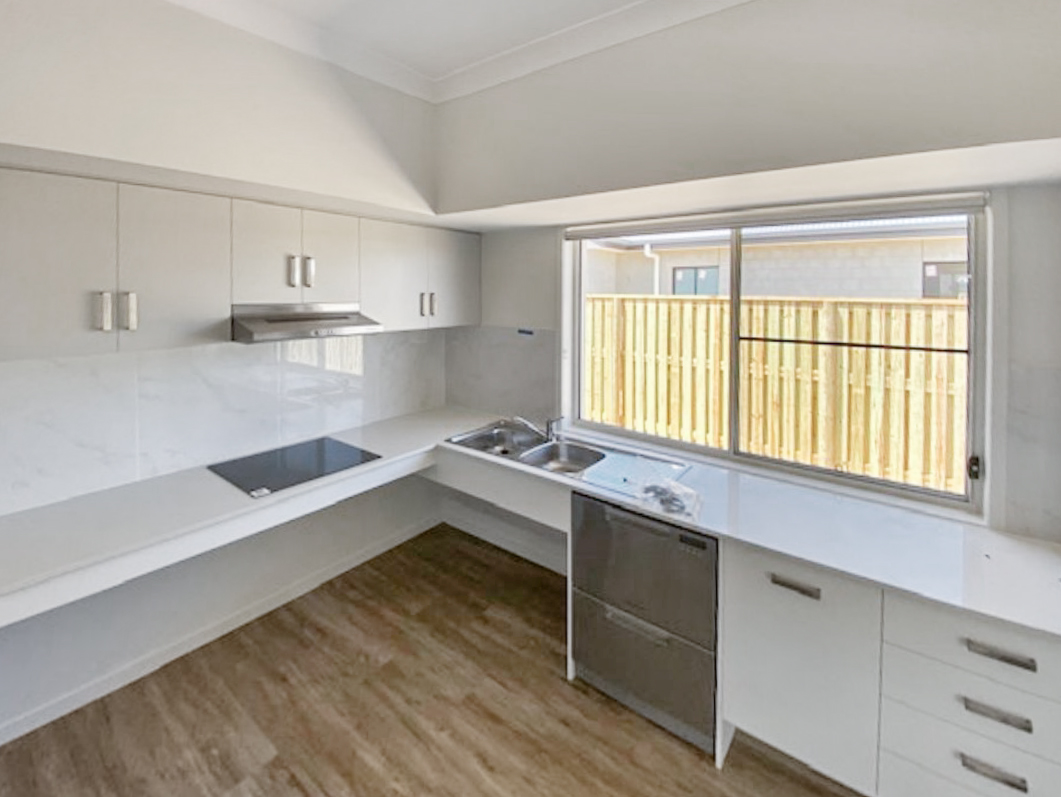 2 SDA Rooms (HPS) + OOA, Available Now in Blacks Beach! — Home image 6