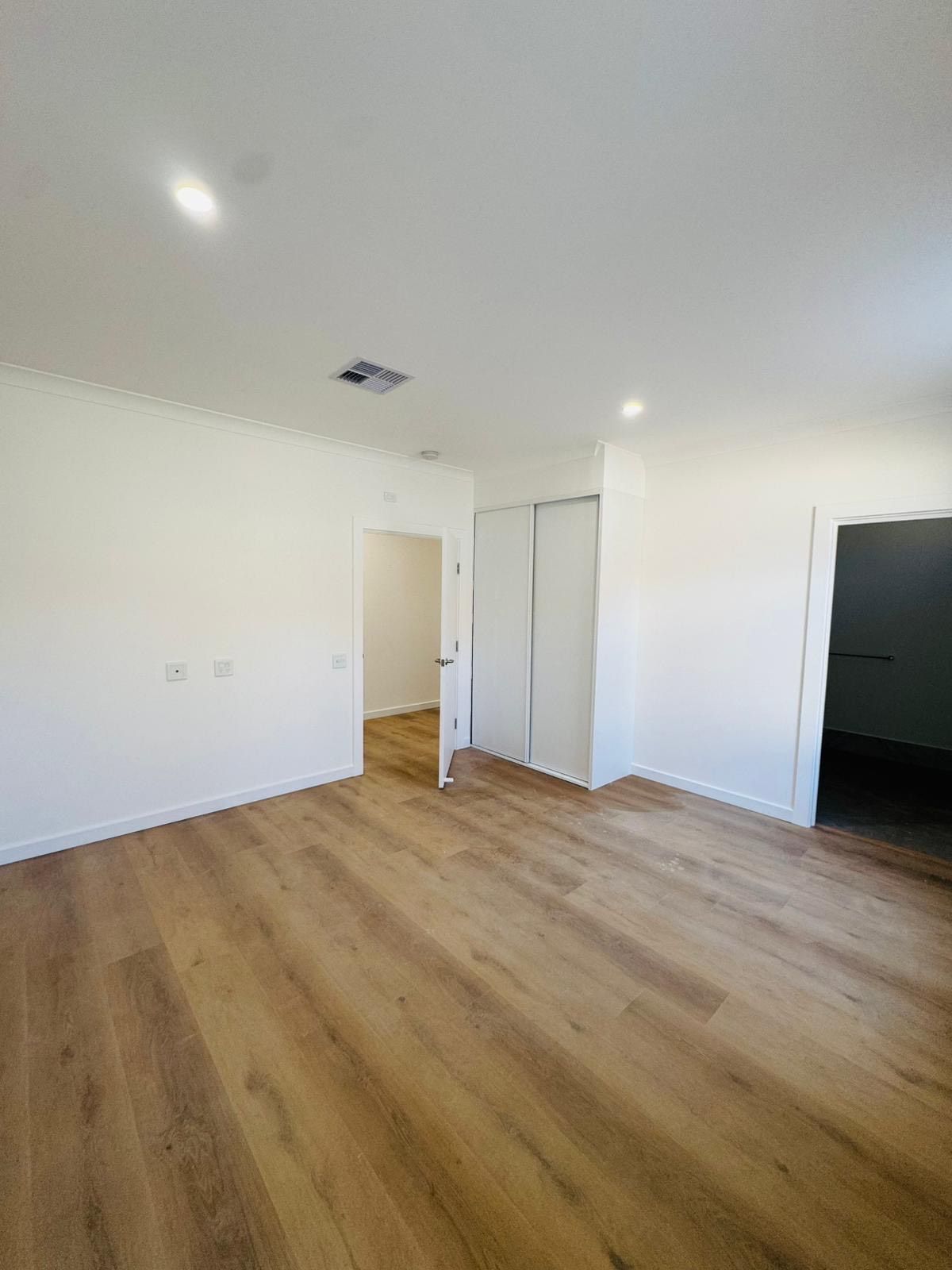 3 BR High Physical Support Home with 2 Living Areas – Murray Bridge — Home image 5