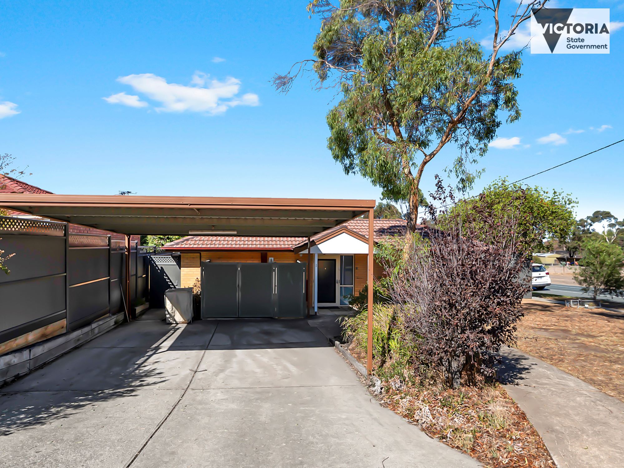 Grab this living in Sunbury which packs in a lot of history and attractions. — Home image 9