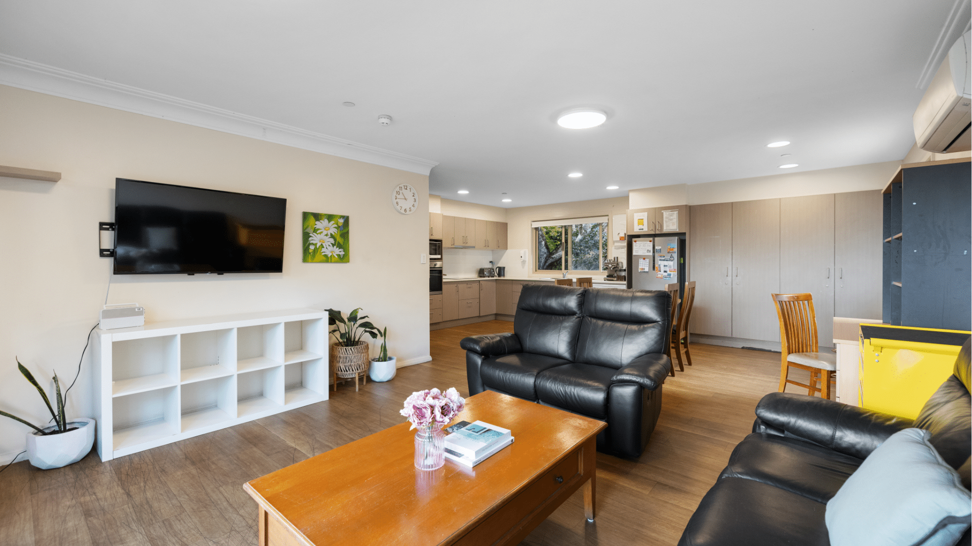 Eastwood - shared 5-bedroom all-male home — Home image 3
