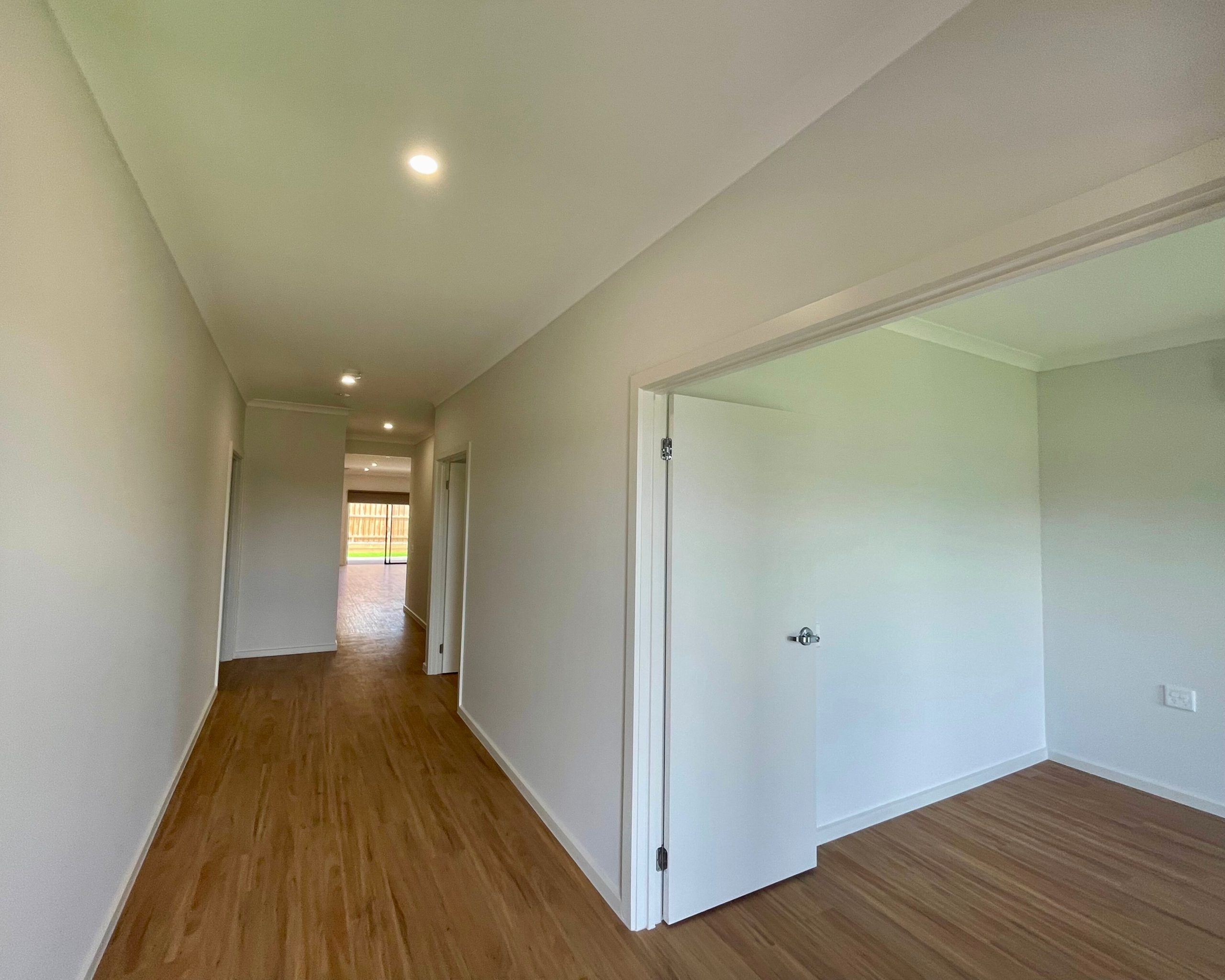 LANDRIDGE HPS & VILLA - Doreen, Victoria in Doreen