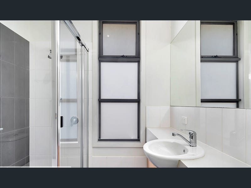 Modern Townhouse in a nest — Home image 2