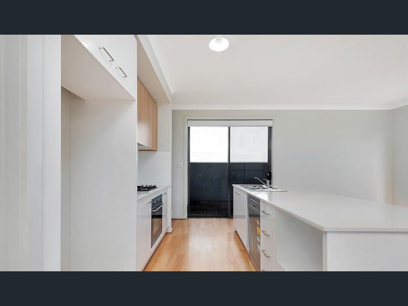 Modern Townhouse in a nest — Home image 5