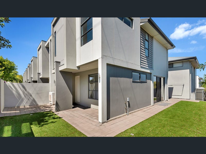 Modern Townhouse in a nest — Home image 6