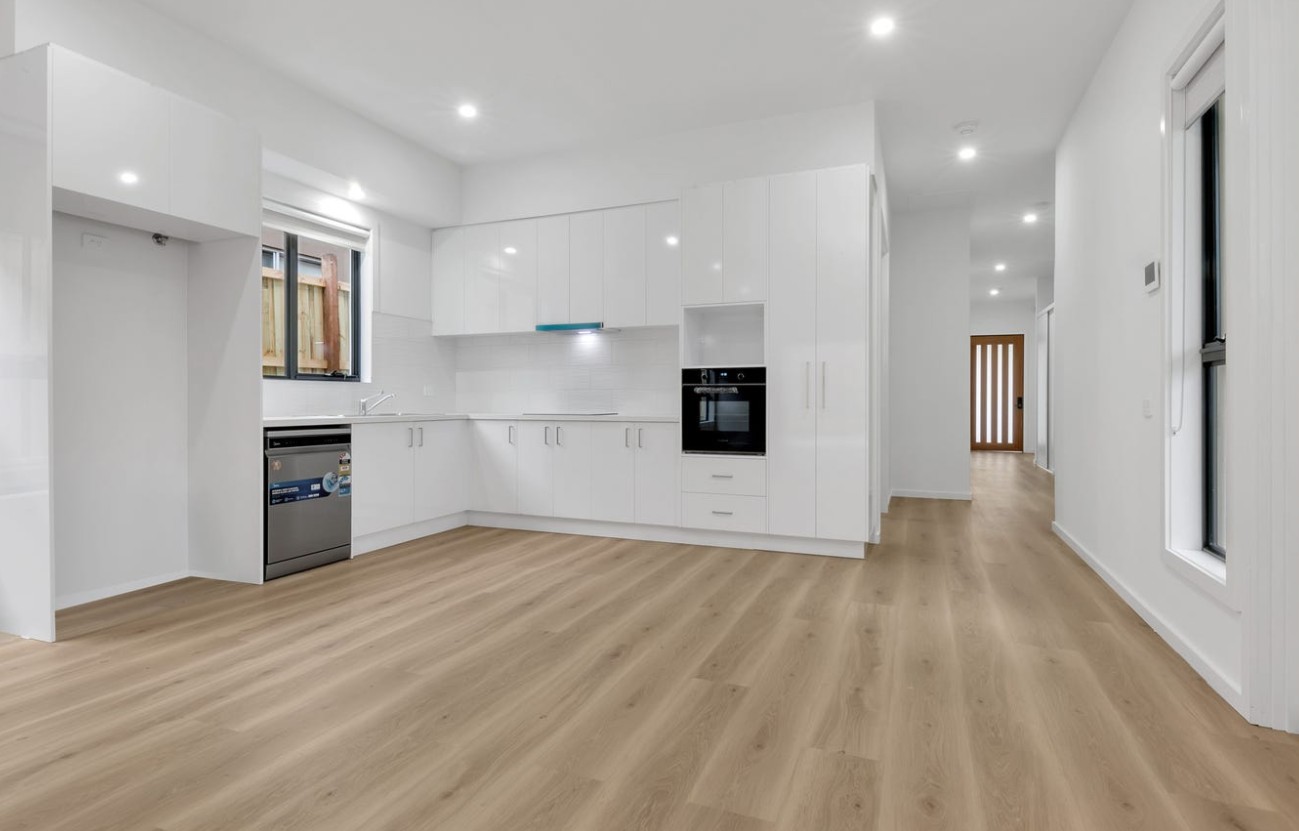 CRAIGIEBURN - 2 + OOA Room! — Home image 3
