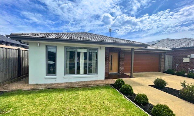 HEATHER GROVE HPS - Clyde North, Victoria — Home image 2