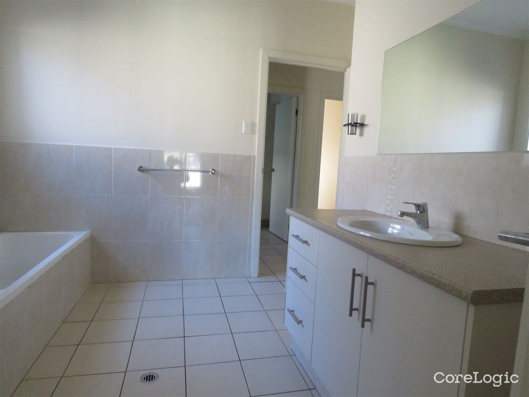 3-Bedroom House In Kadina — Home image 3