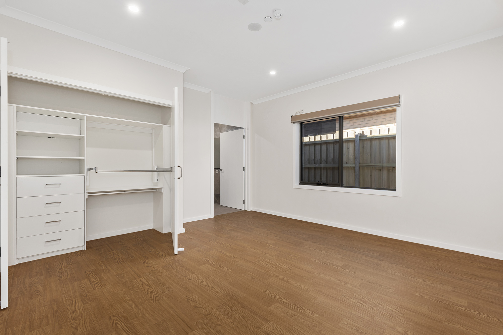 2 Bed High Physical Support House Just Moments From Chelsea Beach! — Home image 8