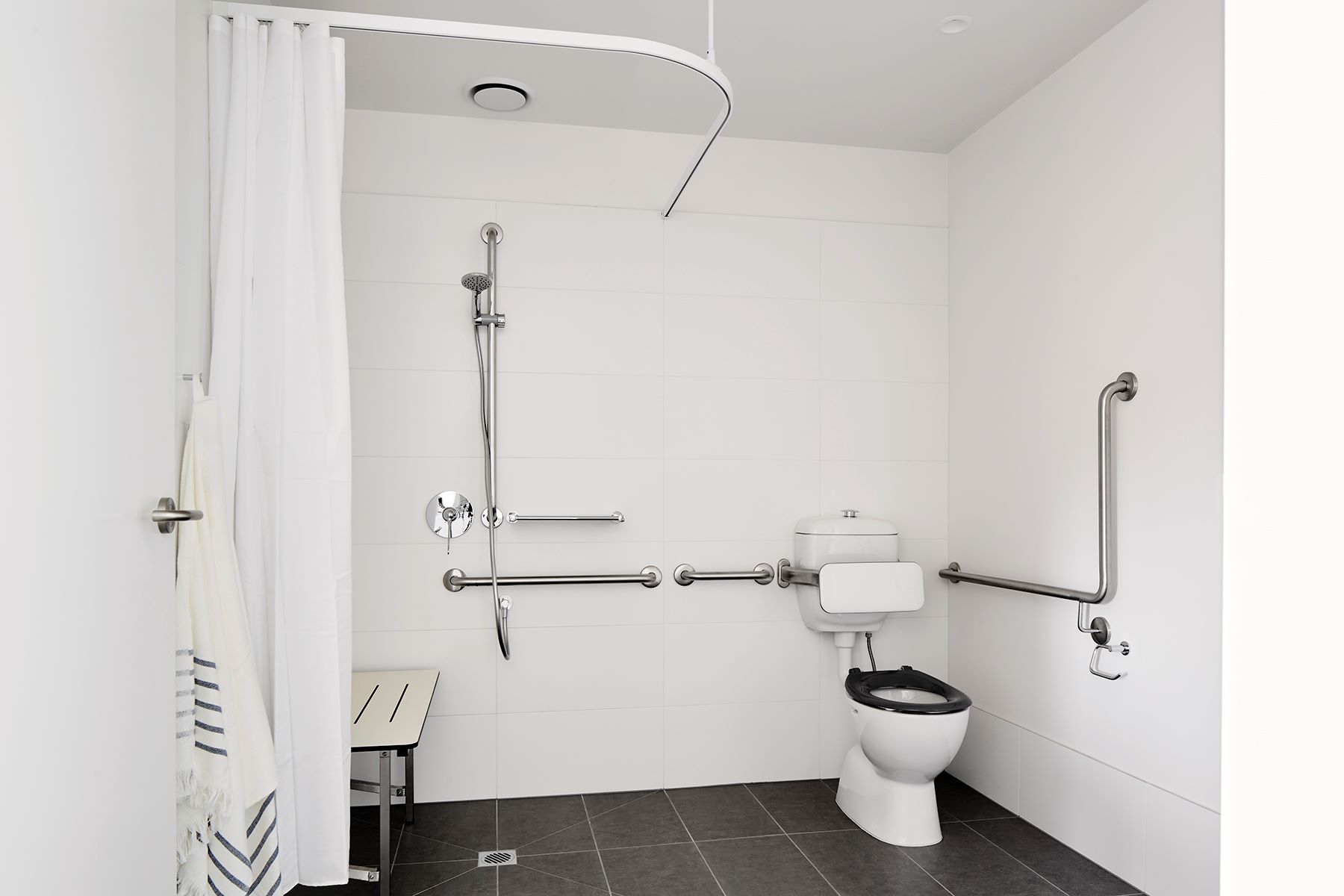 Stunning city views and A1 location — Home image 4