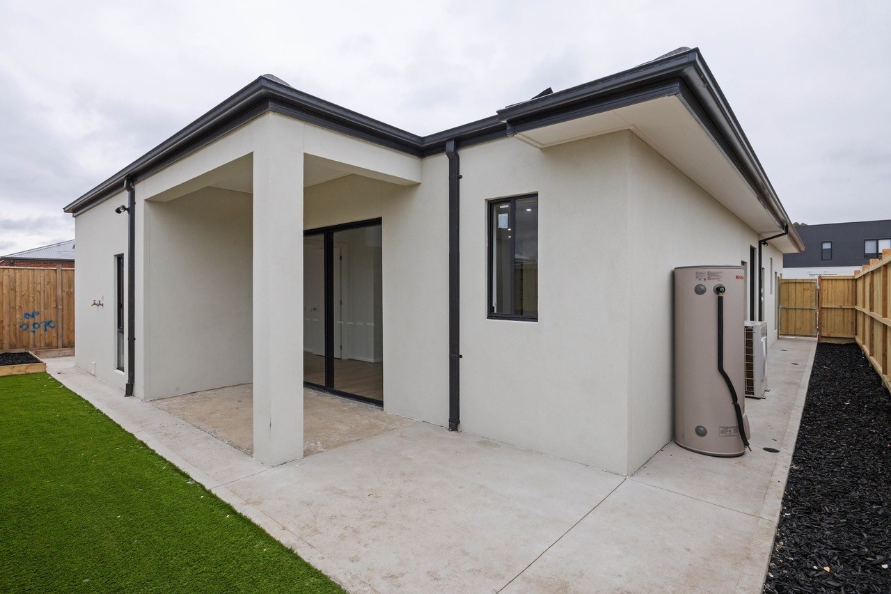 ROBUST SDA HOUSE AVAILABLE IN - WOLLERT VICTROIA — Home image 3
