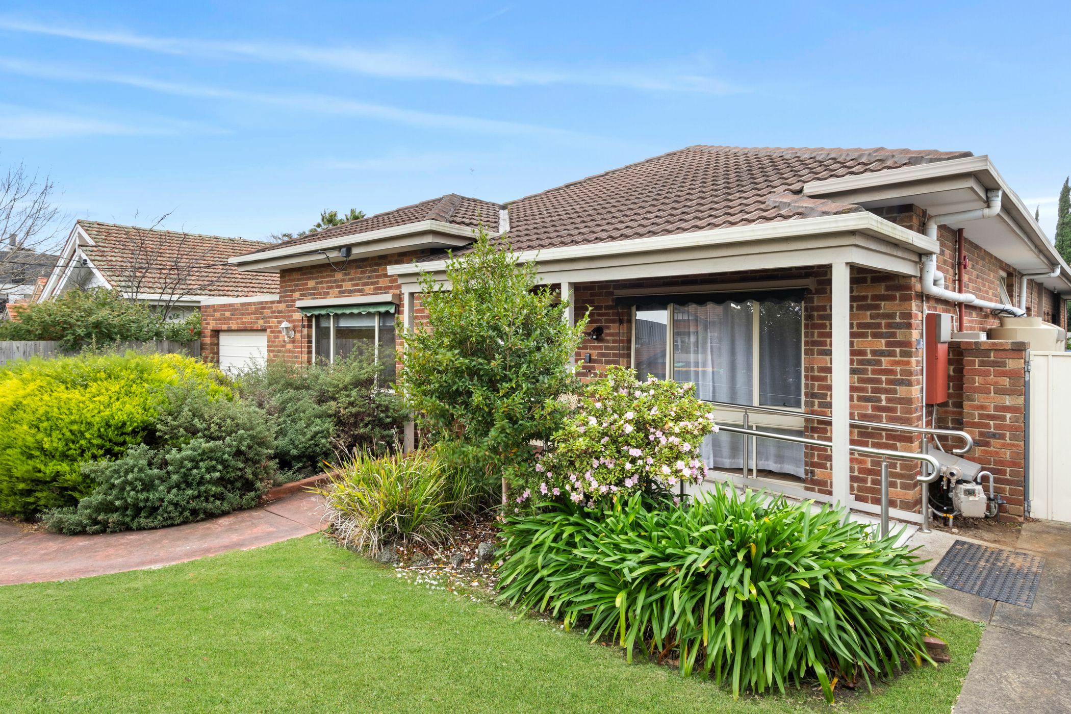 Spacious, accessible home only ten minutes from Brighton Beach. in Bentleigh
