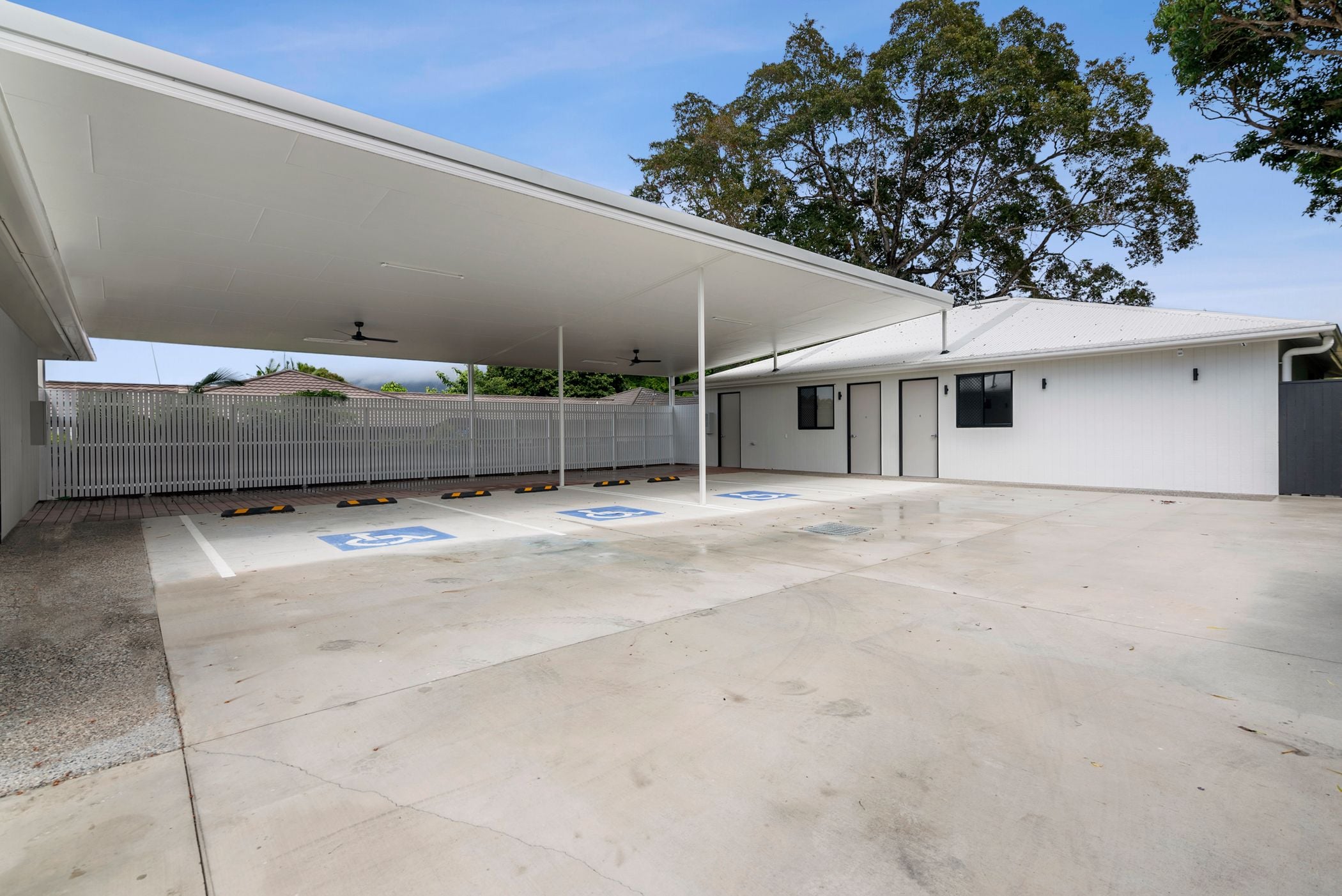 Robust Villas in Manunda — Home image 2
