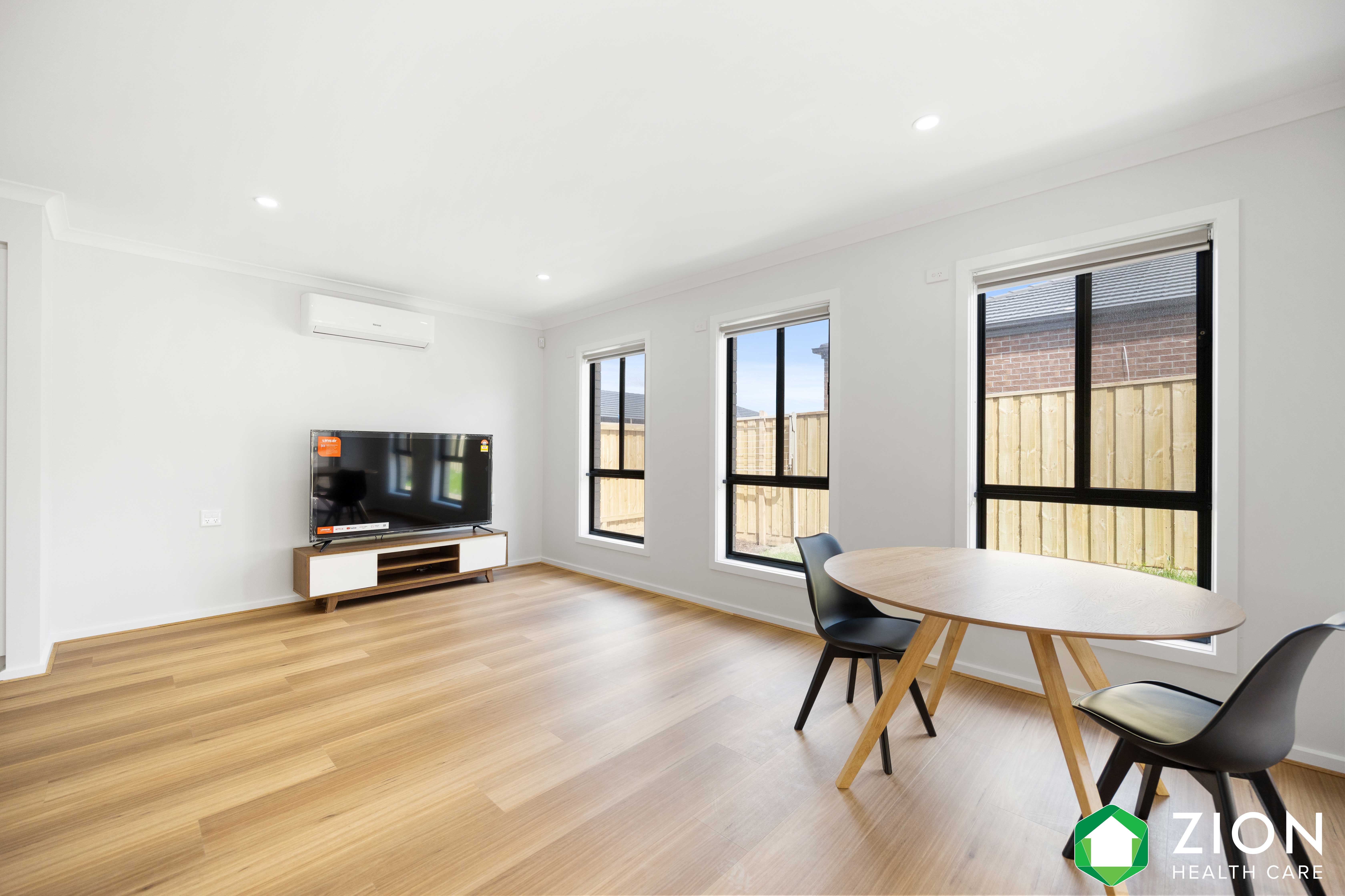 BRAND NEW HPS / FA / IL SDA HOME — Home image 3