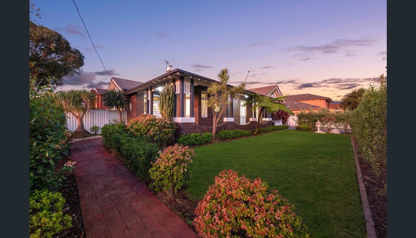Charming Five Bedroom SIL Home In Burwood! in Burwood