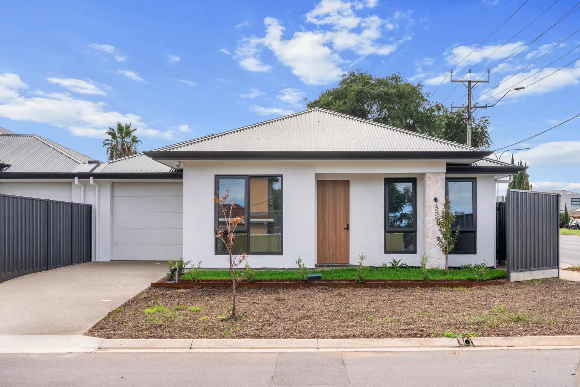 B Dawson — Home image 2