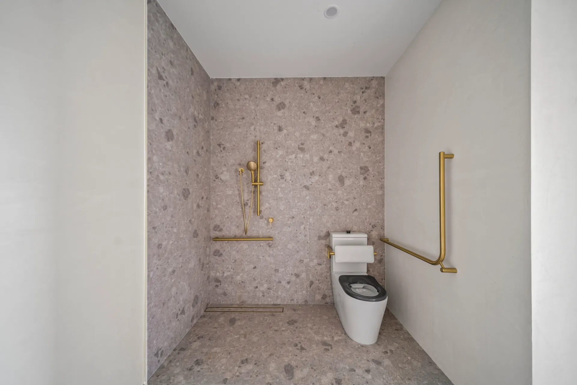 B Dawson — Home image 8