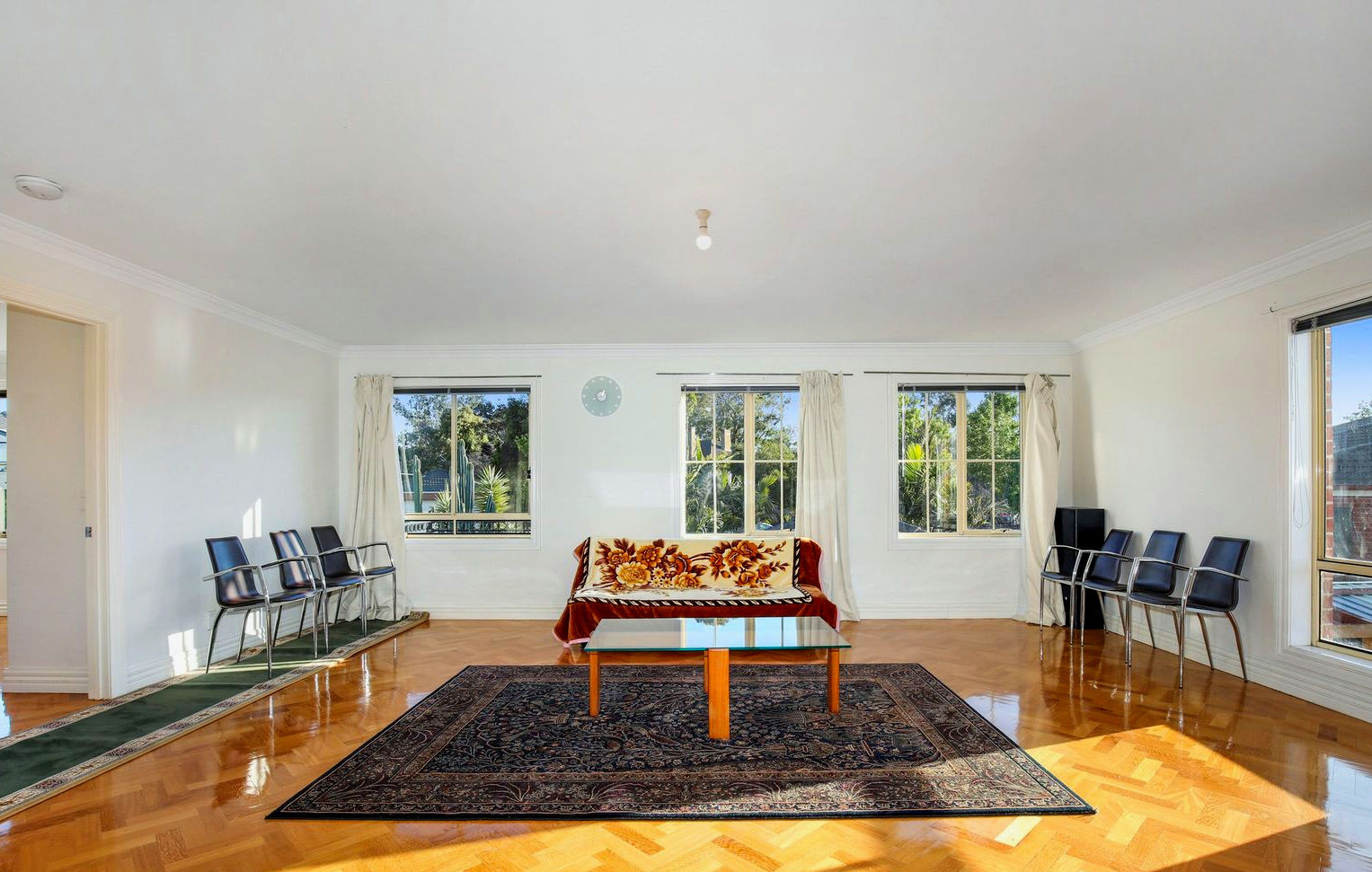 SIL - Grand living with great views — Home image 9
